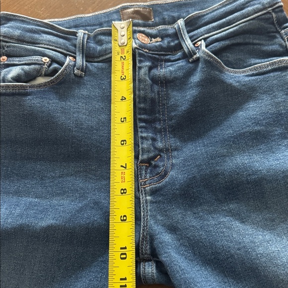 MOTHER The Weekender Fray Denim Shorts Take it Easy Wash Sz 28 6” inseam EUC - Picture 12 of 15